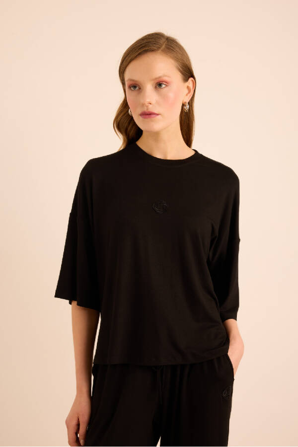 Siyah Koza Nakış Logolu Basic T-Shırt - 2