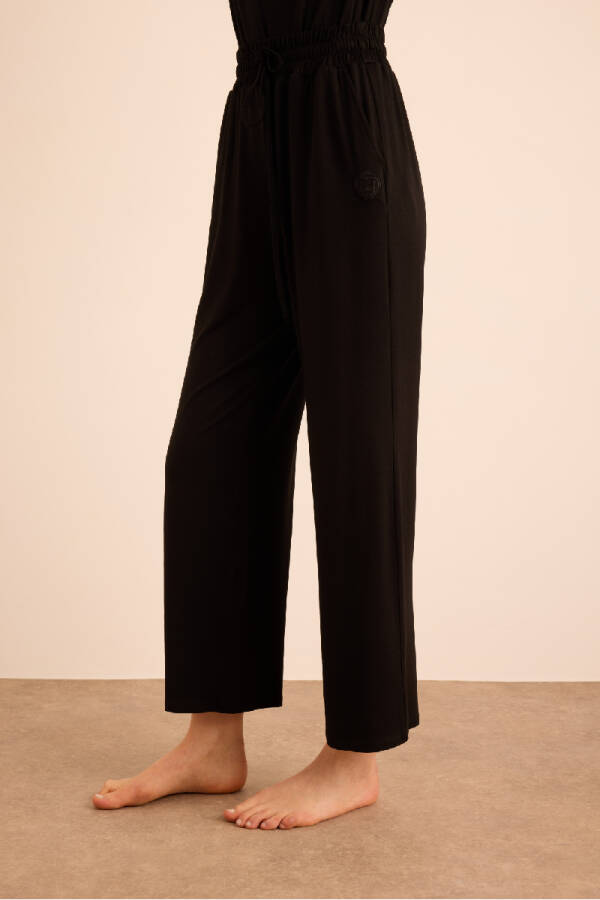 Siyah Koza Nakış Logolu Basic Viscon Örme Eşofman Altı - 4