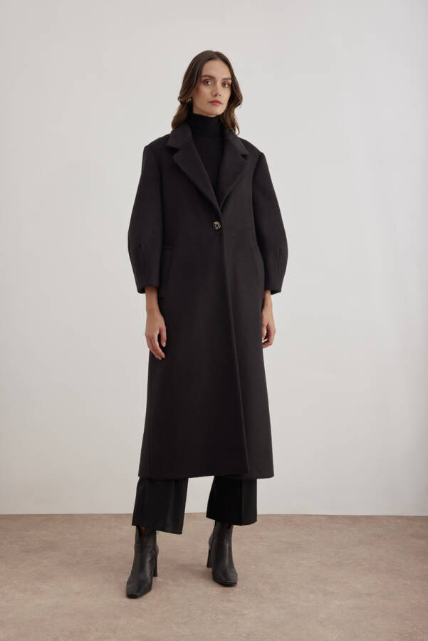 Siyah Kruvaze Kapamalı Pens Detaylı Manto - Aker