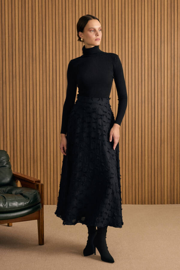 Siyah Kumaşı Püsküllü Dokuma Etek - Aker (1)