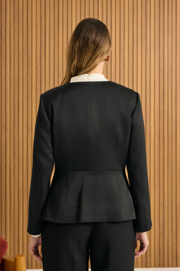 Siyah Kup Detaylı Ceket - 6
