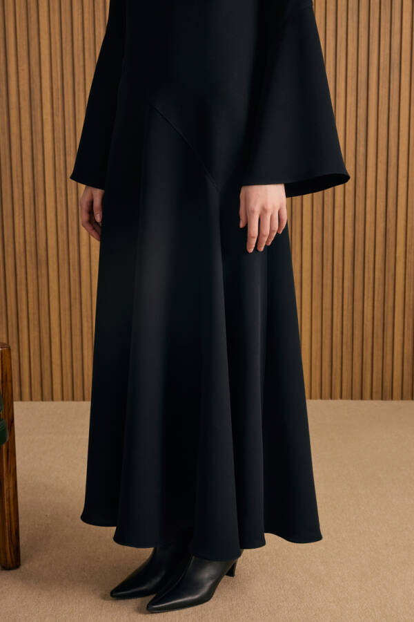 Siyah Kup Detaylı Eteği Godeli Elbise - 6