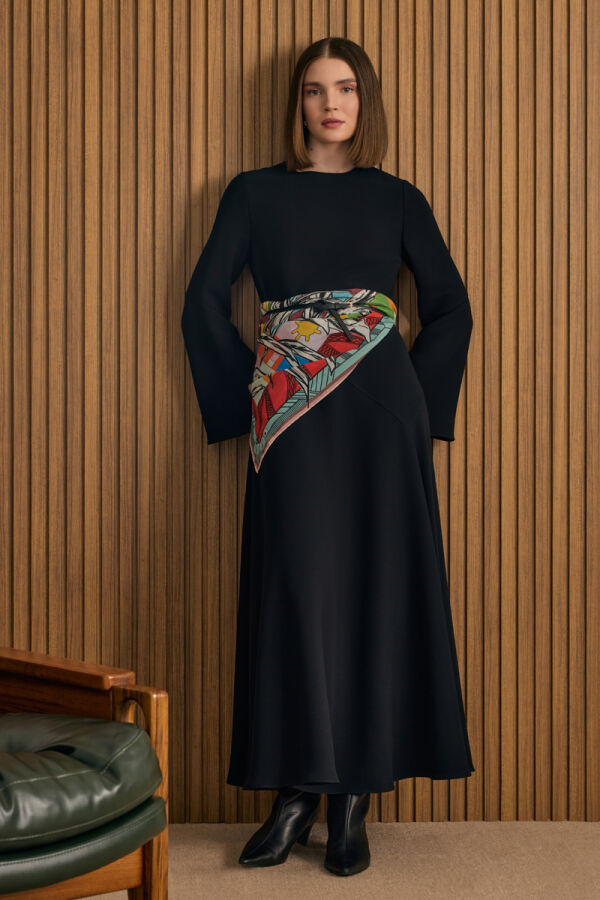 Siyah Kup Detaylı Eteği Godeli Elbise - Aker