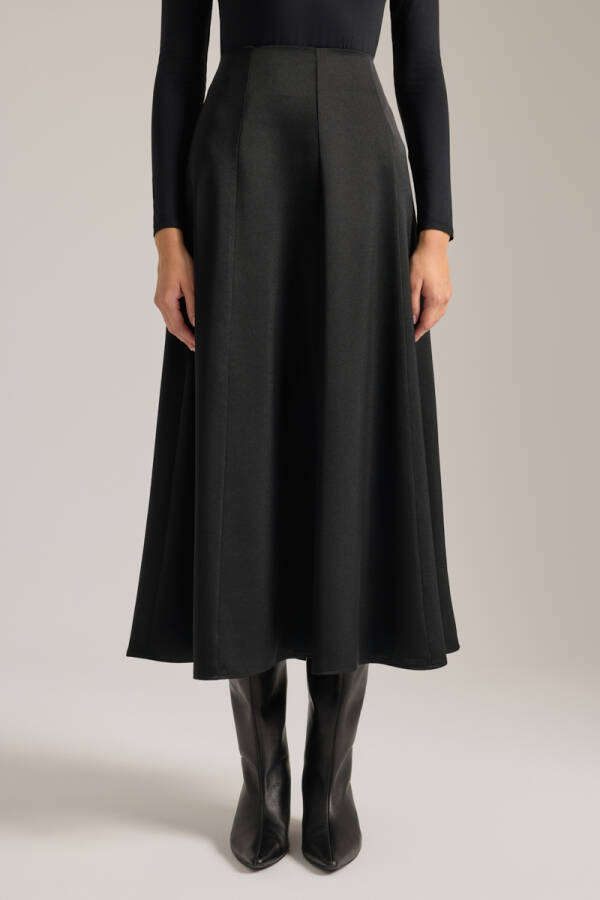 Siyah Kup Detaylı Parlak Viscon Etek - 3