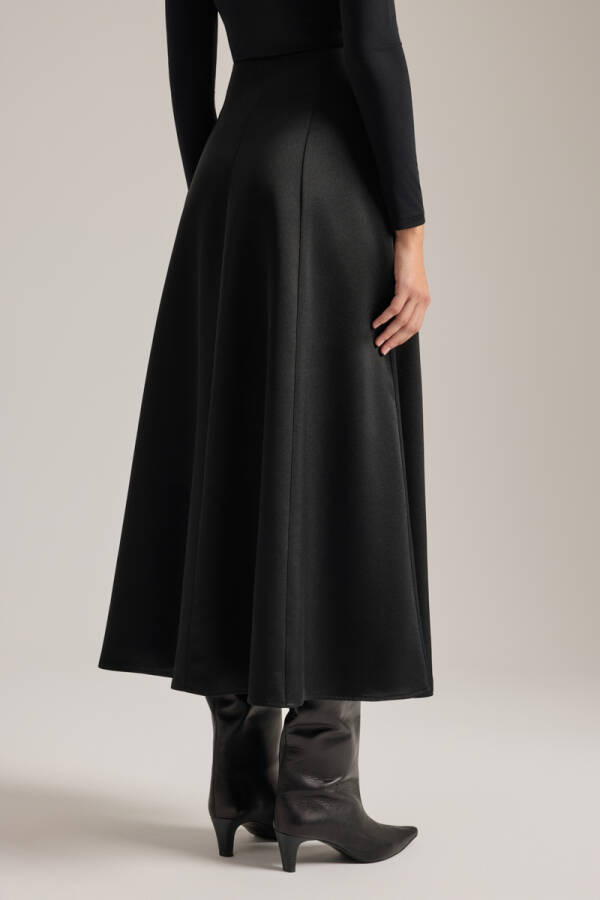 Siyah Kup Detaylı Parlak Viscon Etek - 7