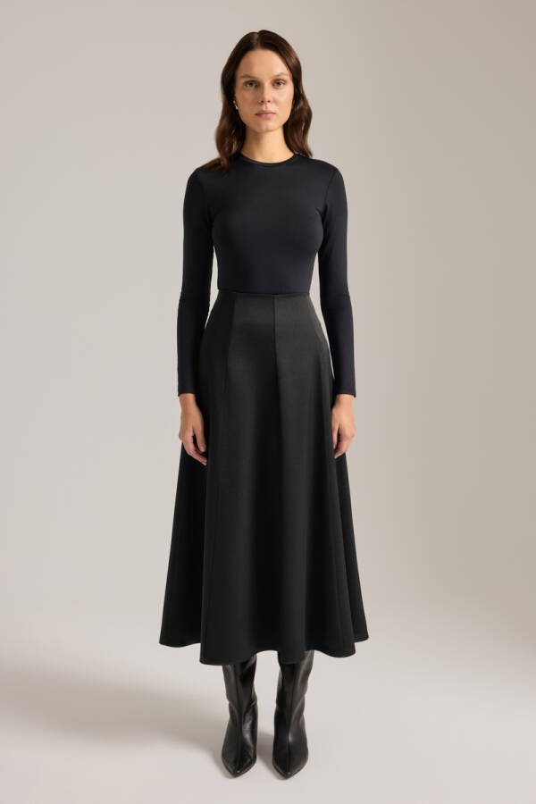 Siyah Kup Detaylı Parlak Viscon Etek - Aker (1)