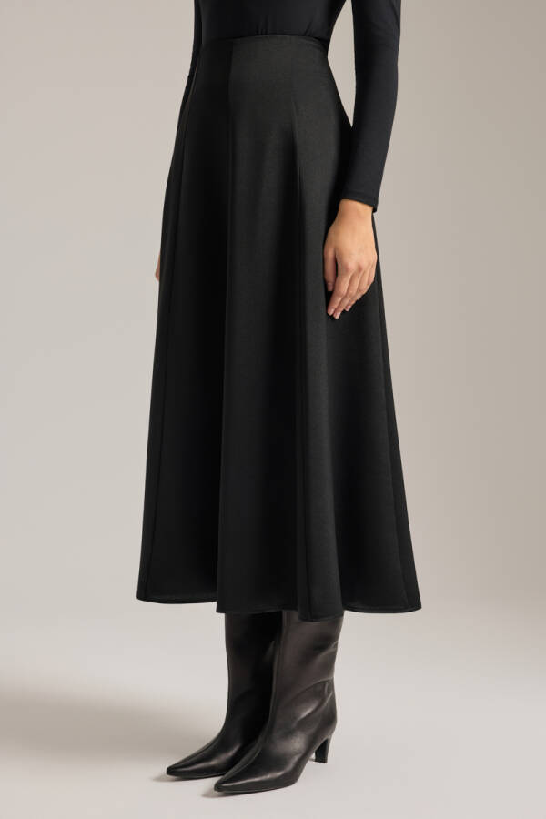 Siyah Kup Detaylı Parlak Viscon Etek - 4