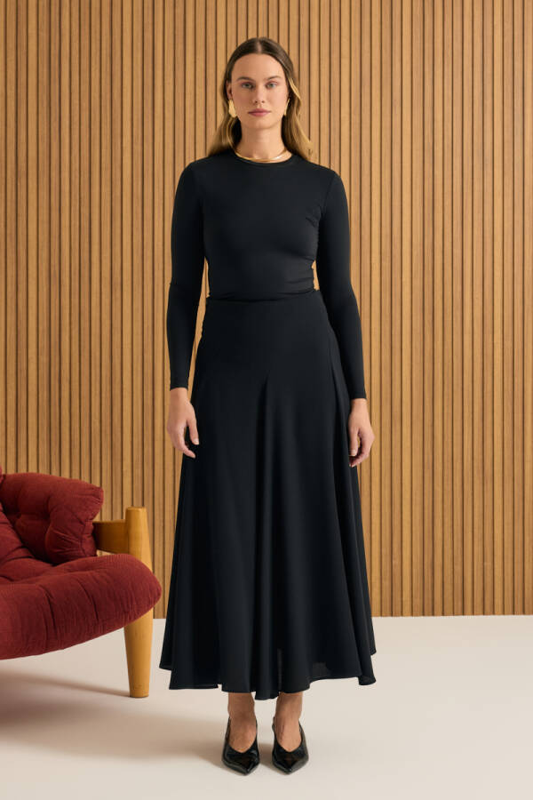 Siyah Kuplu Crep Kloş Etek - 1