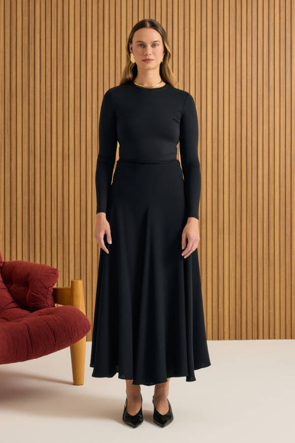 Siyah Kuplu Crep Kloş Etek - 2