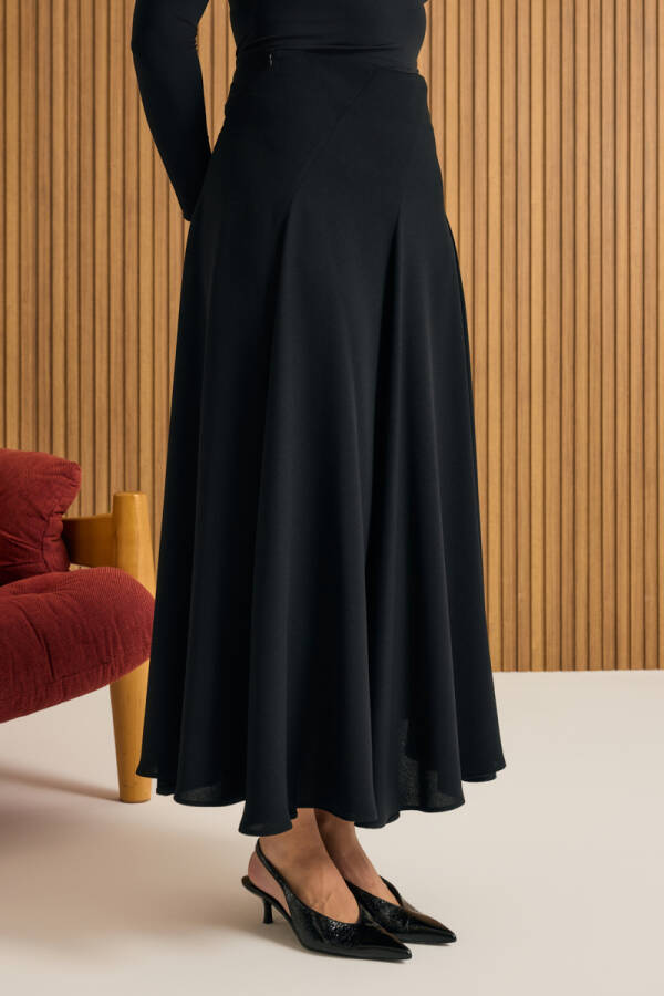 Siyah Kuplu Crep Kloş Etek - 5