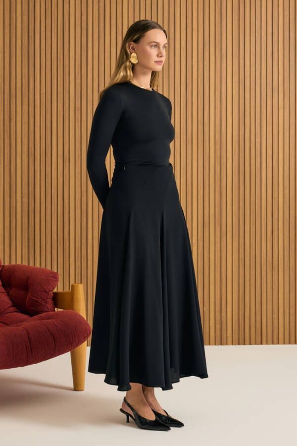 Siyah Kuplu Crep Kloş Etek - 3