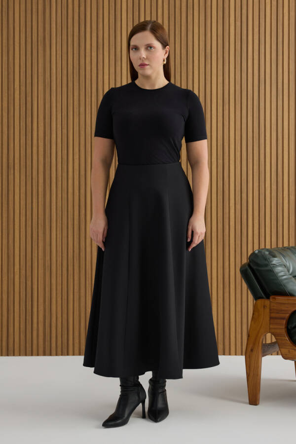 Siyah Kuplu Kloş Etek - Aker