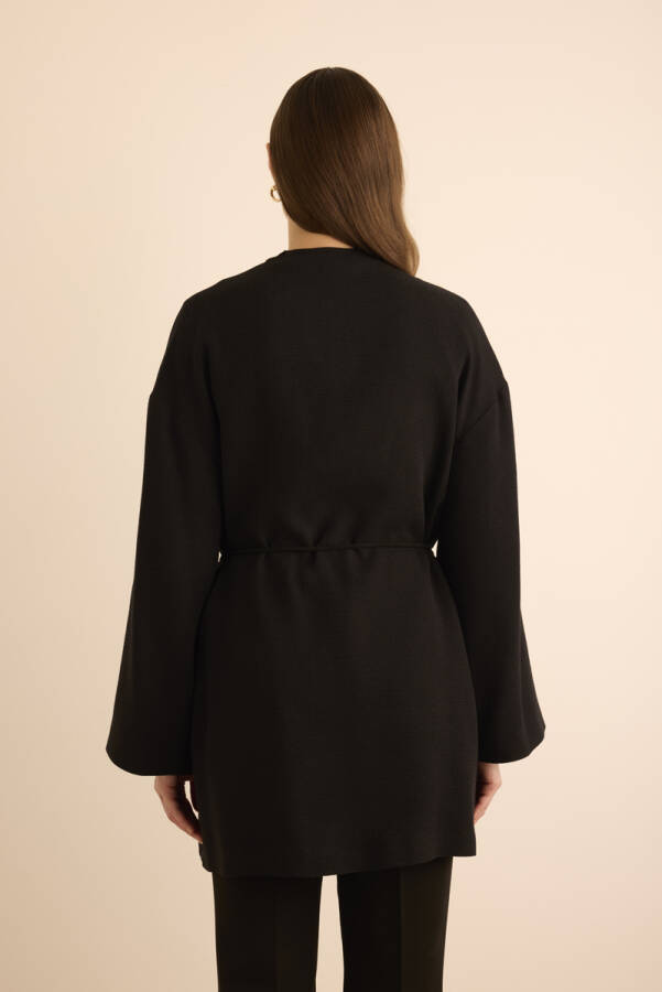 Siyah Metal Broşlu Beli Kordon Bağcıklı Kap - 6