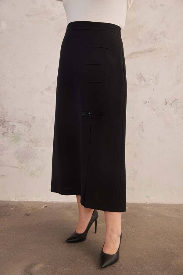 Siyah Nervür Ve İşleme Detaylı Etek - 6