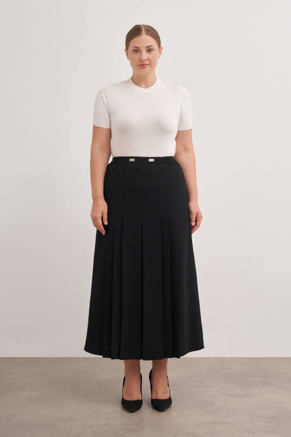 Siyah Nervürlü, Kemer Aksesuarlı Etek - Aker