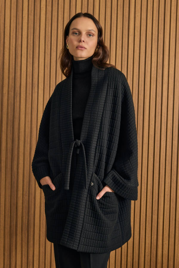 Siyah Önden Bağcık Detaylı Hırka - 1