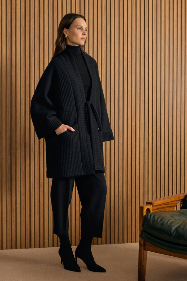 Siyah Önden Bağcık Detaylı Hırka - 3