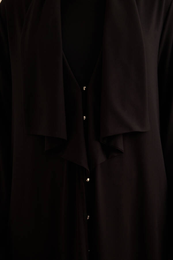 Siyah Önden Düğmeli Yakası Geri Dönüşlü Örme Hırka - 5