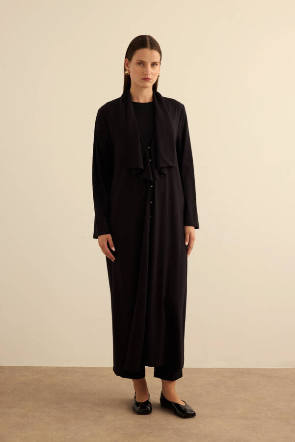 Siyah Önden Düğmeli Yakası Geri Dönüşlü Örme Hırka - Aker