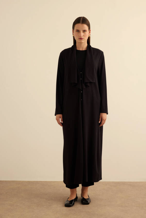 Siyah Önden Düğmeli Yakası Geri Dönüşlü Örme Hırka - Aker (1)