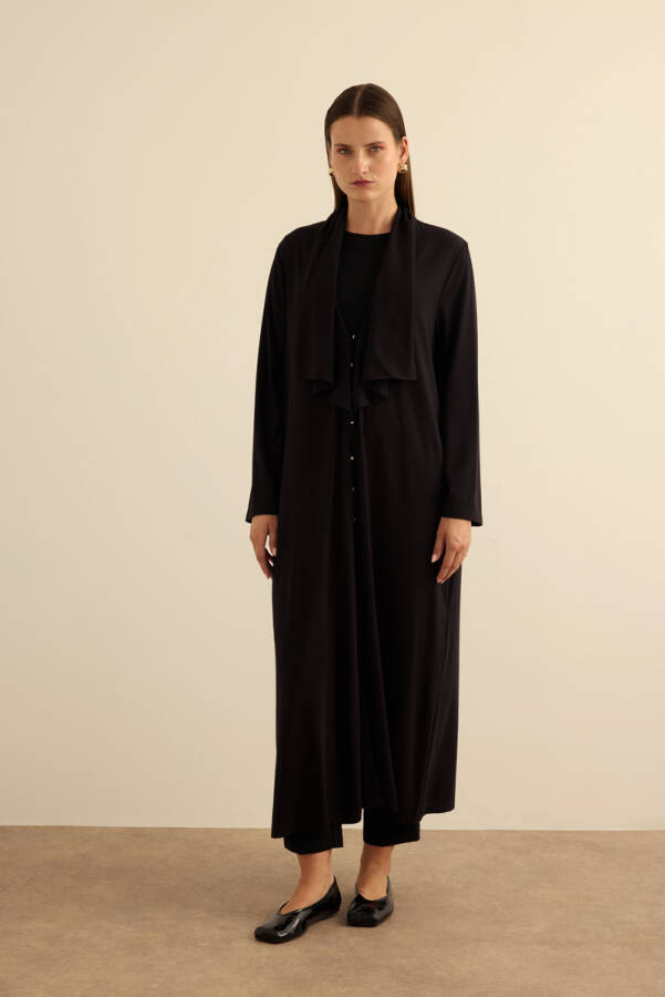 Siyah Önden Düğmeli Yakası Geri Dönüşlü Örme Hırka - Aker (1)