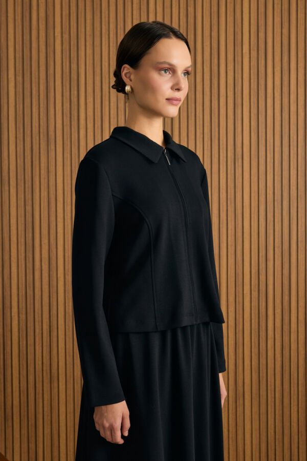 Siyah Önden Fermuarlı Kısa Örme Ceket - Aker (1)