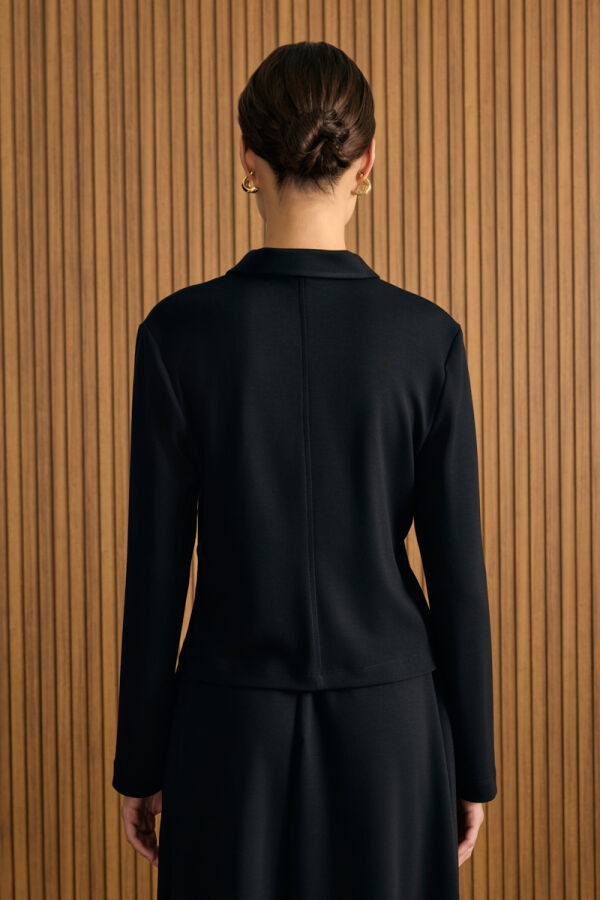 Siyah Önden Fermuarlı Kısa Örme Ceket - 4