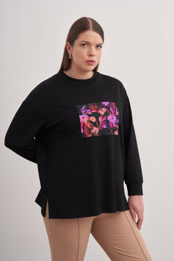 Siyah Önü Aplike Taş Baskılı Sweatshirt - 1