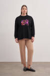 Siyah Önü Aplike Taş Baskılı Sweatshirt - 2