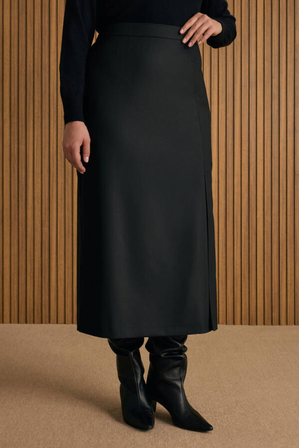 Siyah Önü Pilikaşe Yırtmaç Detaylı Etek - 3