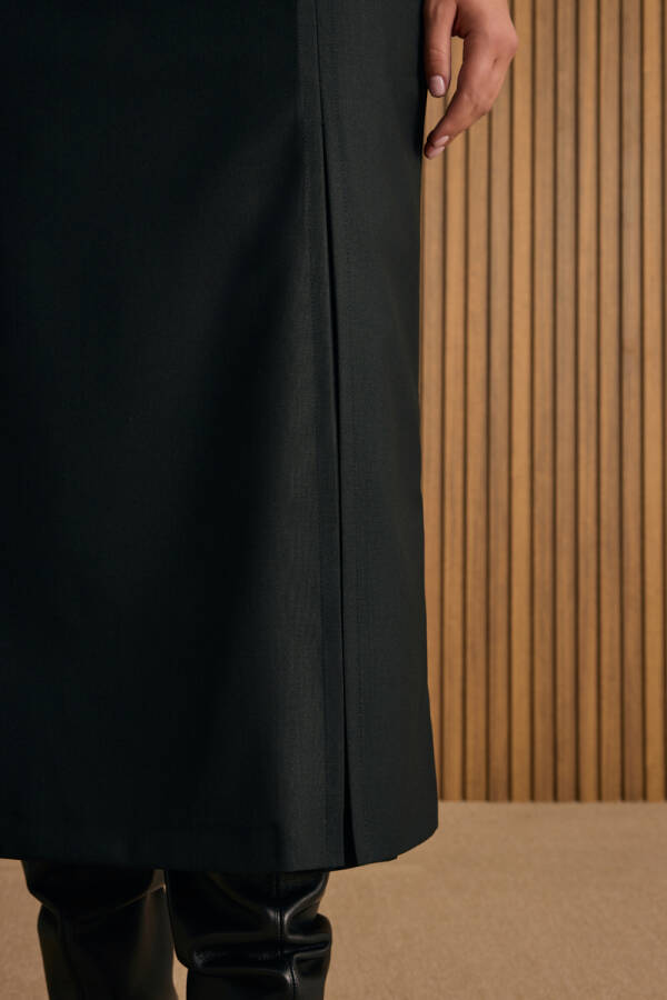 Siyah Önü Pilikaşe Yırtmaç Detaylı Etek - 4