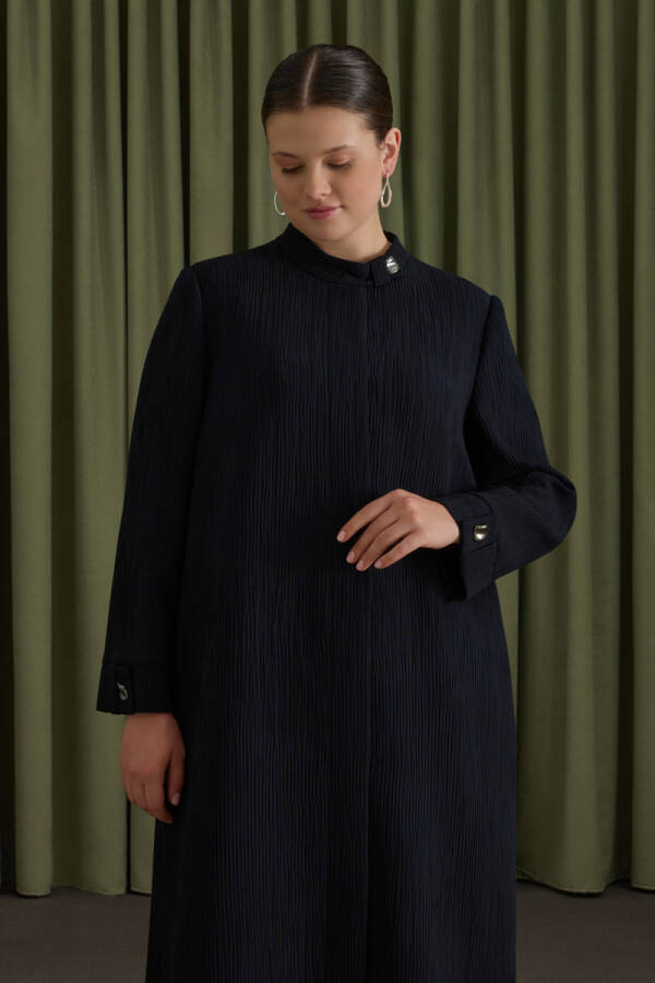 Siyah Özel Dokulu Kumaş Pardösü - Aker