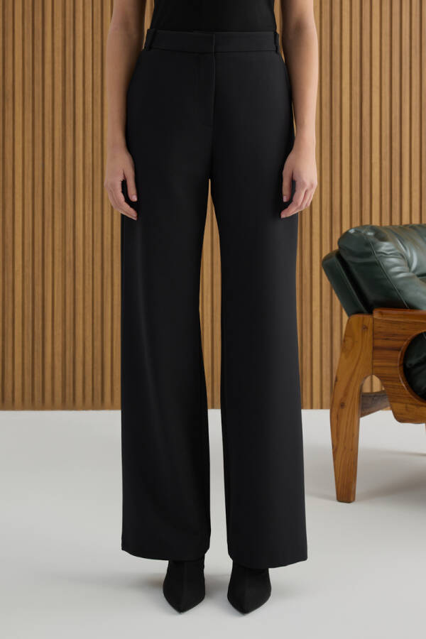 Siyah Paçası Yırtmaçlı Dokuma Pantolon - 4