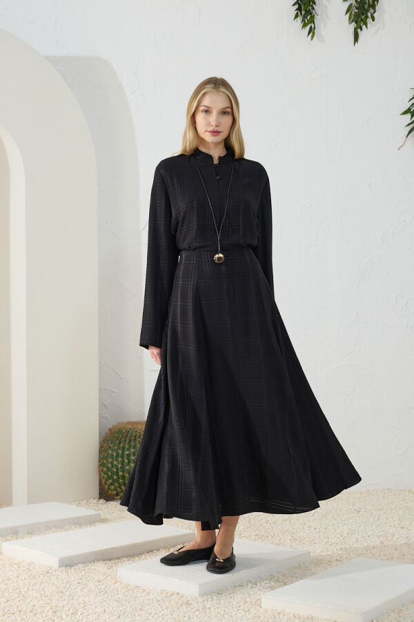 Siyah Parçalı Jakarlı Etek - 2