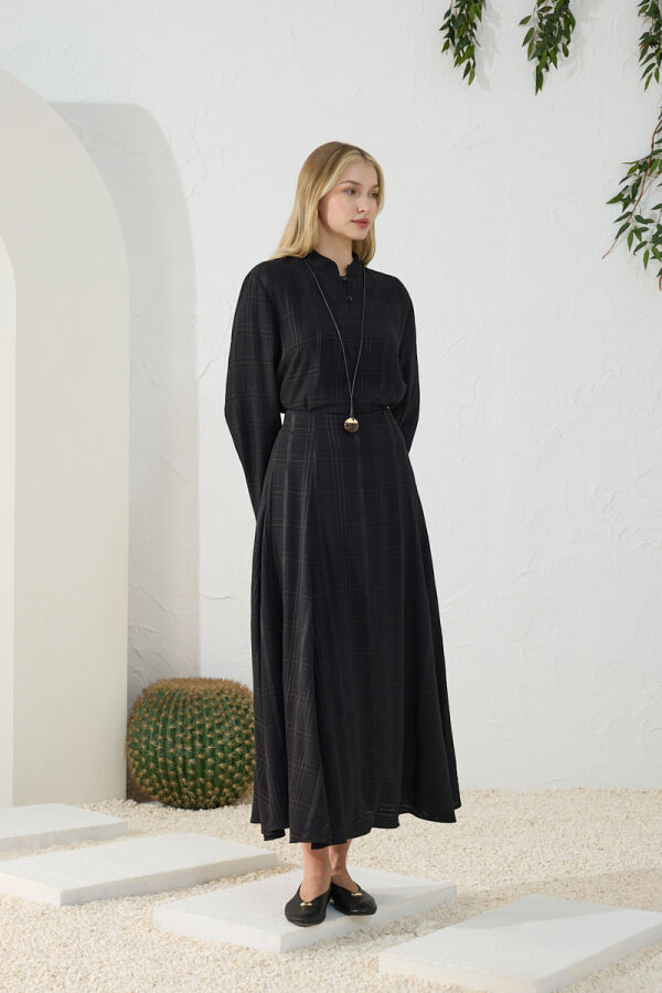 Siyah Parçalı Jakarlı Etek - 4