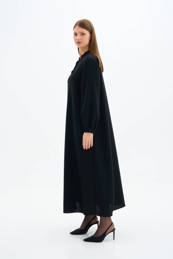 Siyah Patı İşleme Detaylı Elbise - 2