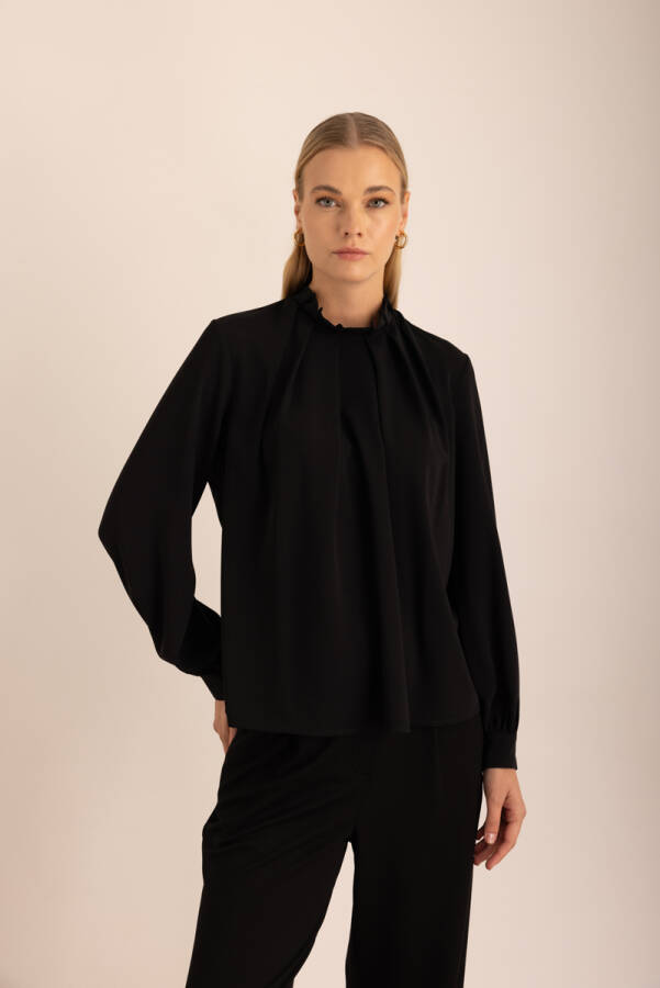 Siyah Pile Detaylı Dokuma Bluz - Aker