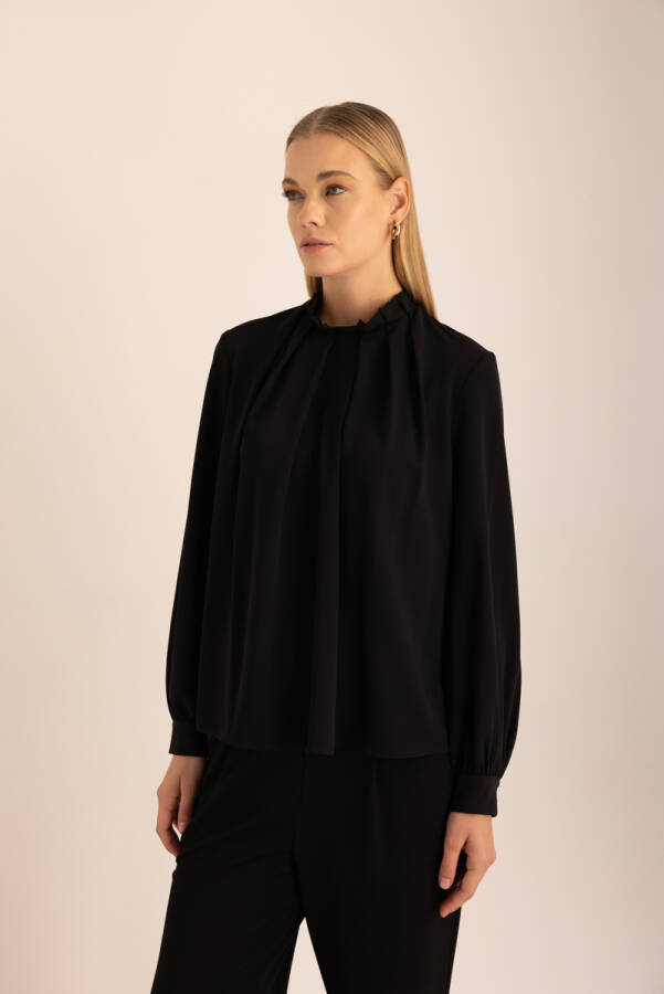 Siyah Pile Detaylı Dokuma Bluz - 4