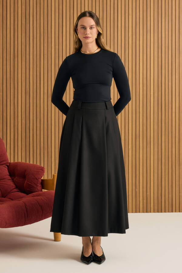 Siyah Pileli Kloş Dokuma Etek - 3