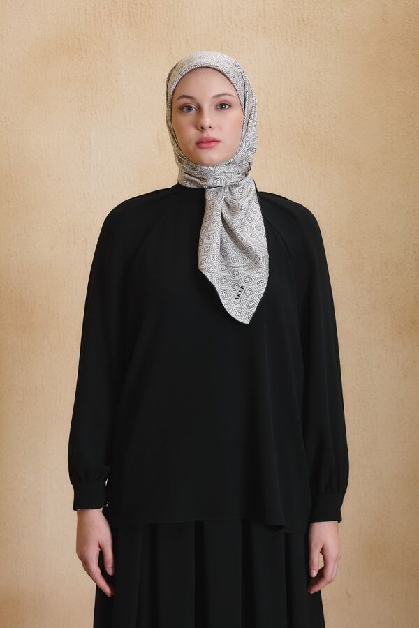 Siyah Pili Detaylı Bluz - Aker (1)