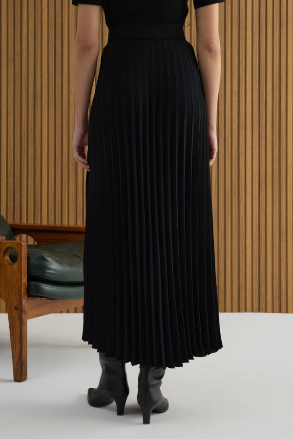 Siyah Pilise Etek - 5