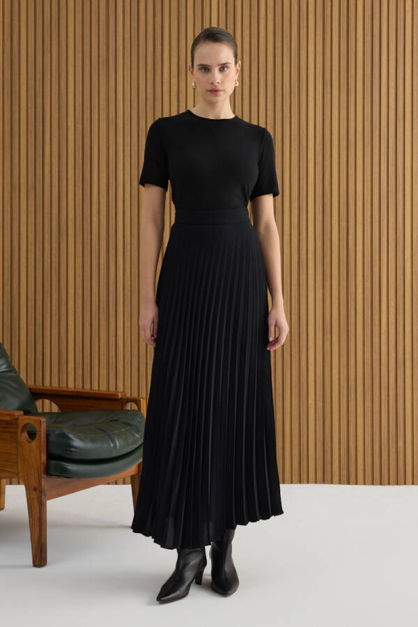 Siyah Pilise Etek - Aker (1)