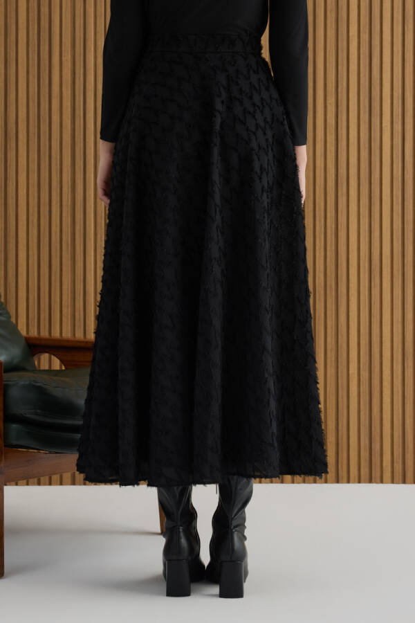 Siyah Püskül Dokulu Viscon Etek - 6