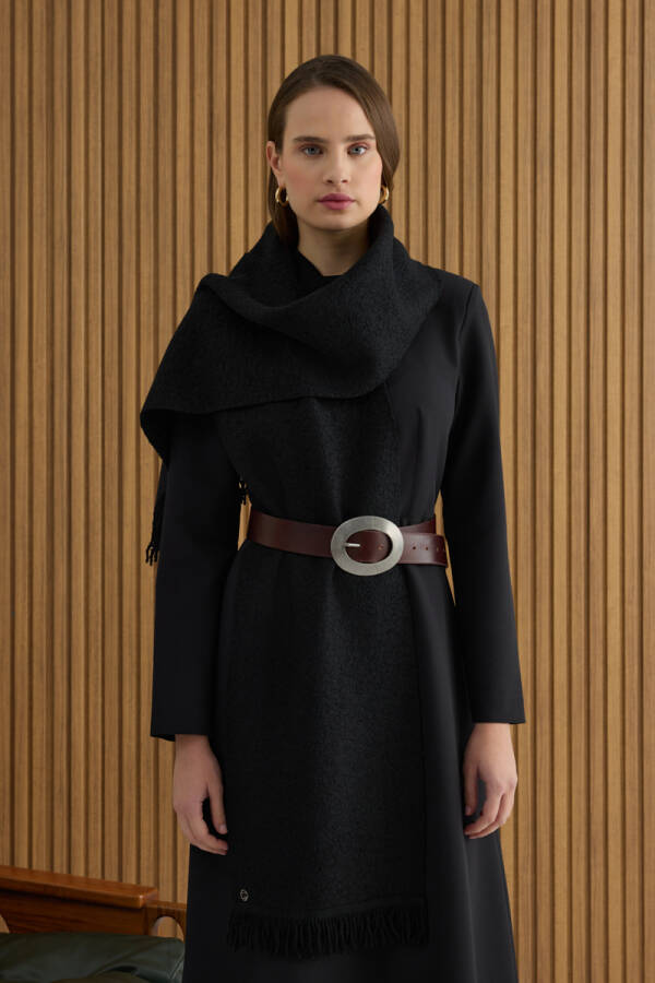 Siyah Püsküllü Yün Şal - Aker