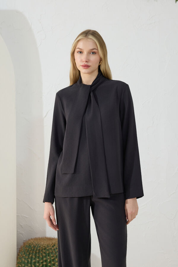 Siyah Şal Yaka Bluz - 3