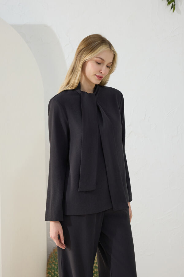 Siyah Şal Yaka Bluz - 4