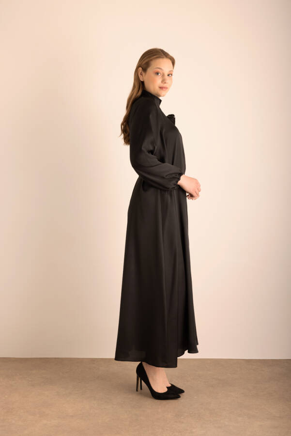 Siyah Seyyar Çiçek Detaylı Varak Dokuma Elbise - 5