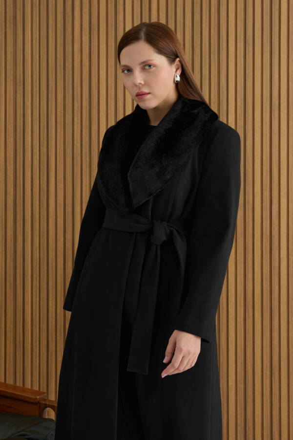 Siyah Seyyar Kürk Yakalı Manto - Aker