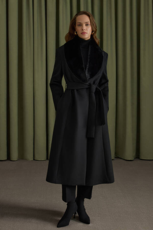 Siyah Seyyar Kürk Yakalı Manto - Aker (1)