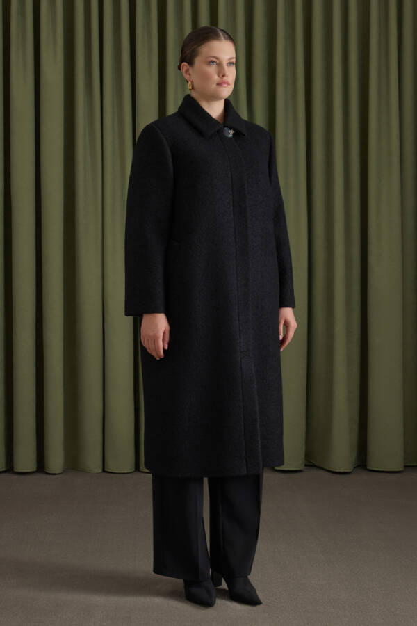 Siyah Seyyar Şal Detaylı Yün Kaban - 3